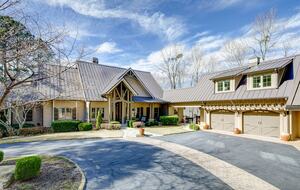 Stunning Mountain Retreat in Lake Keowee Community - Sunset, South Carolina