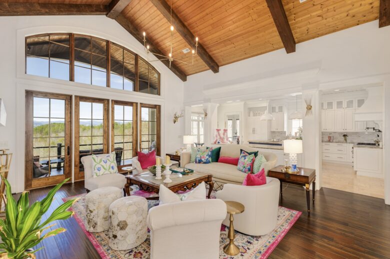 Stunning Mountain Retreat in Lake Keowee Community - Sunset, South Carolina