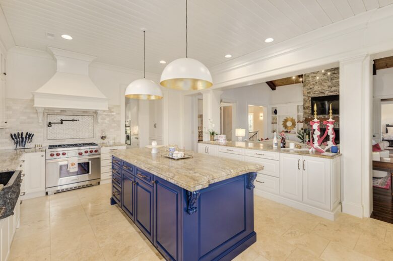 Stunning Mountain Retreat in Lake Keowee Community - Sunset, South Carolina