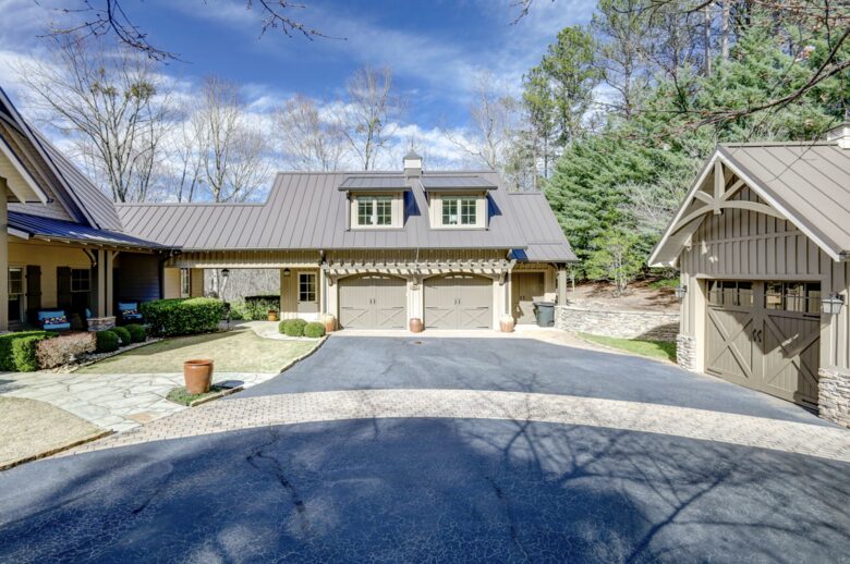 Stunning Mountain Retreat in Lake Keowee Community - Sunset, South Carolina
