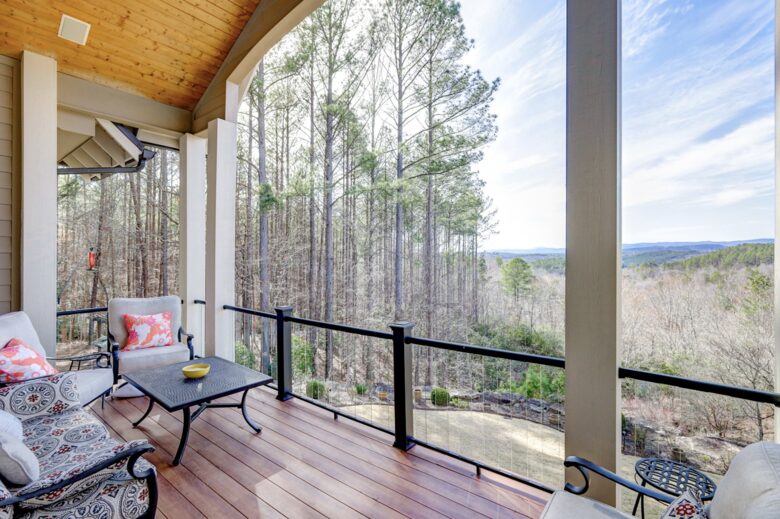 Stunning Mountain Retreat in Lake Keowee Community - Sunset, South Carolina