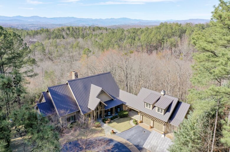 Stunning Mountain Retreat in Lake Keowee Community - Sunset, South Carolina