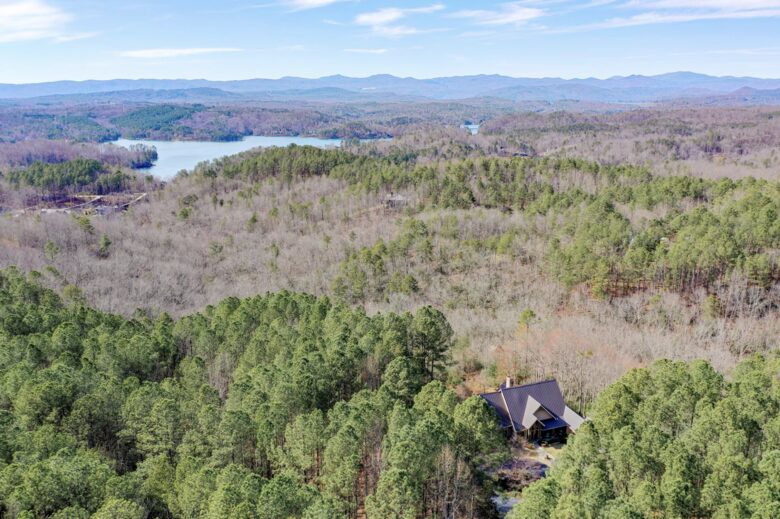 Stunning Mountain Retreat in Lake Keowee Community - Sunset, South Carolina
