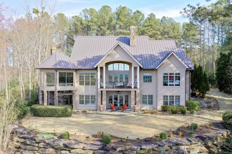Stunning Mountain Retreat in Lake Keowee Community - Sunset, South Carolina