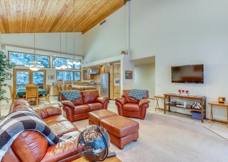Elk Tracks Lodge - Easton, Washington