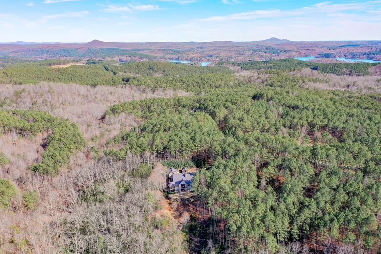 Stunning Mountain Retreat in Lake Keowee Community - Sunset, South Carolina