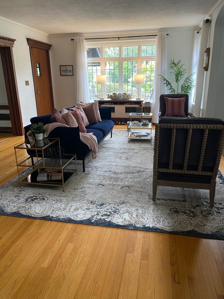 Spacious living room
