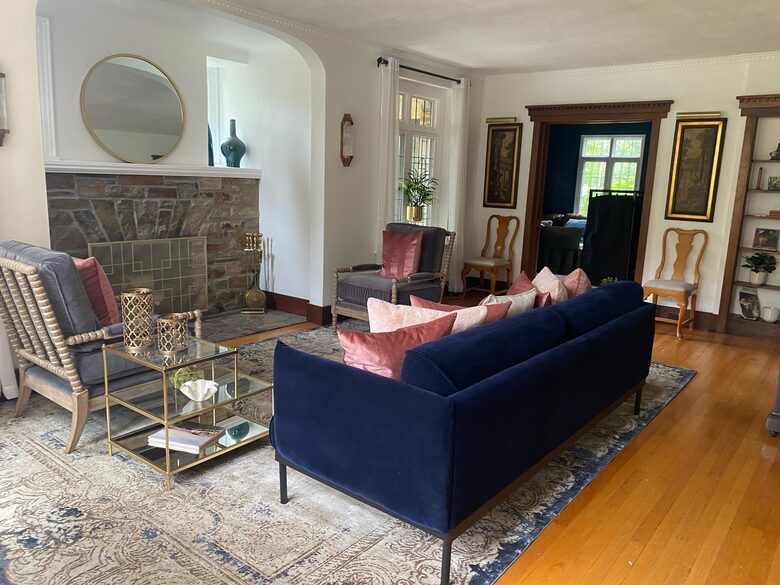 Spacious living room with fireplace