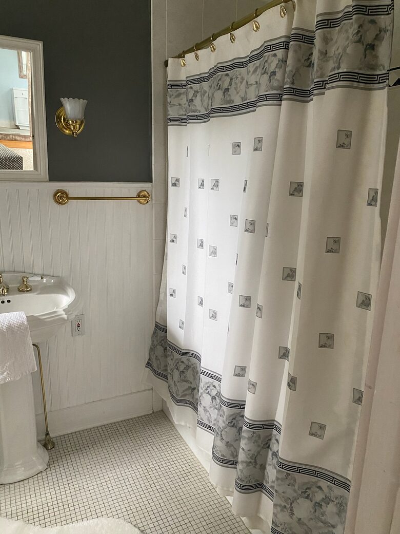 All baths updated throughout house