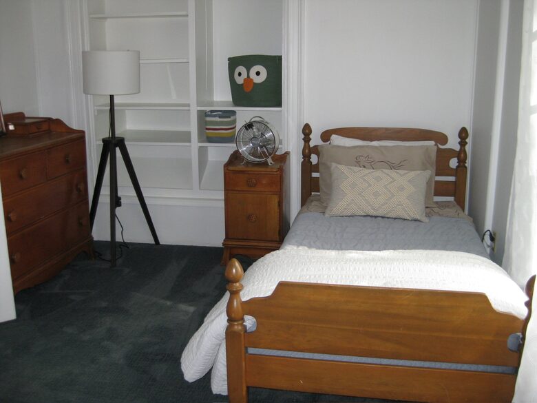 Third floor kids room with 2 single beds
