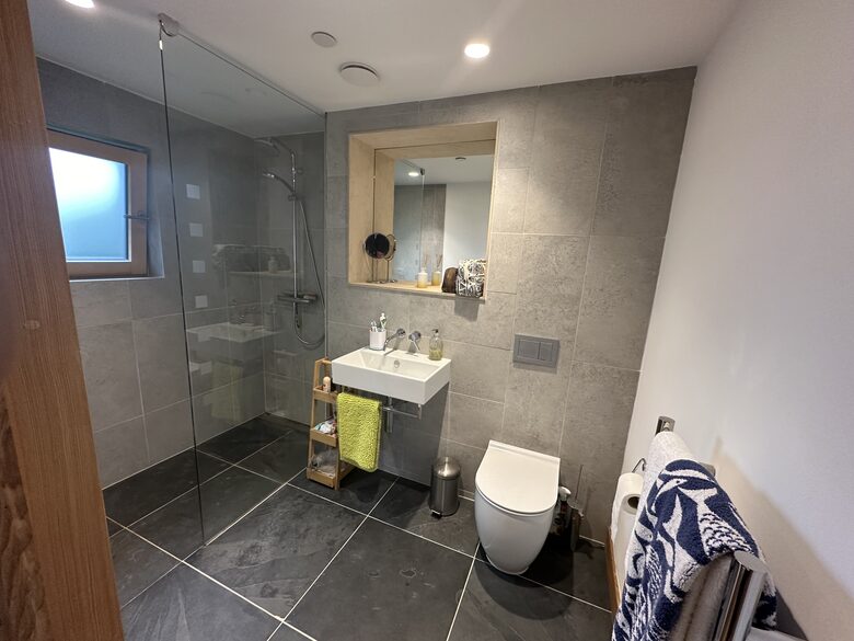 En suite typical