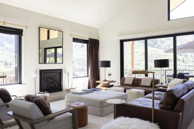 Lovely home overlooking the stunning Nordic Mountain Ski Resort - Eden, Utah