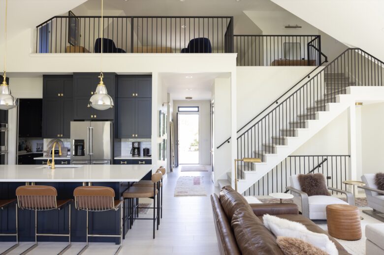 Lovely home overlooking the stunning Nordic Mountain Ski Resort - Eden, Utah