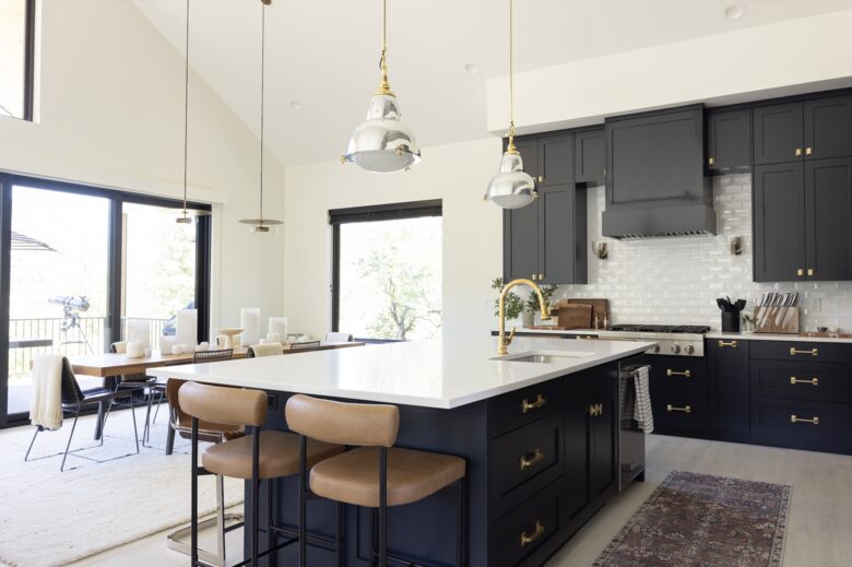 Lovely home overlooking the stunning Nordic Mountain Ski Resort - Eden, Utah