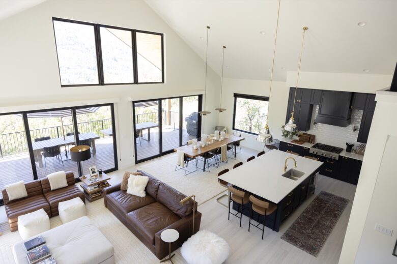 Lovely home overlooking the stunning Nordic Mountain Ski Resort - Eden, Utah