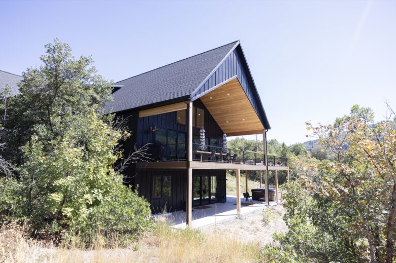 Lovely home overlooking the stunning Nordic Mountain Ski Resort - Eden, Utah