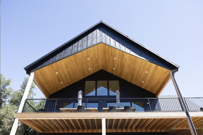 Lovely home overlooking the stunning Nordic Mountain Ski Resort - Eden, Utah