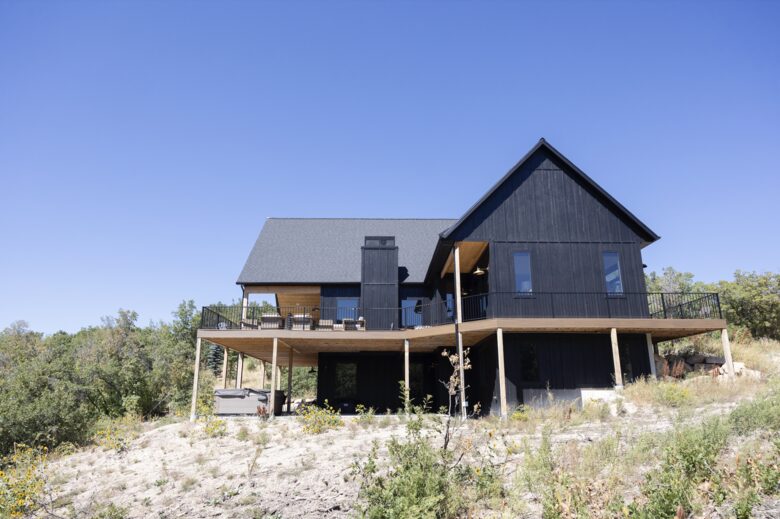 Lovely home overlooking the stunning Nordic Mountain Ski Resort - Eden, Utah