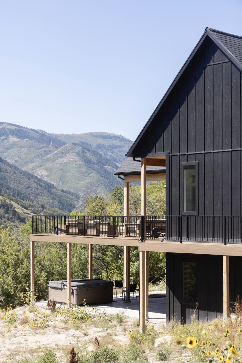 Lovely home overlooking the stunning Nordic Mountain Ski Resort - Eden, Utah