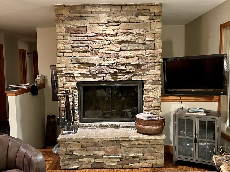 Wood burning fireplace with plenty of firewood!