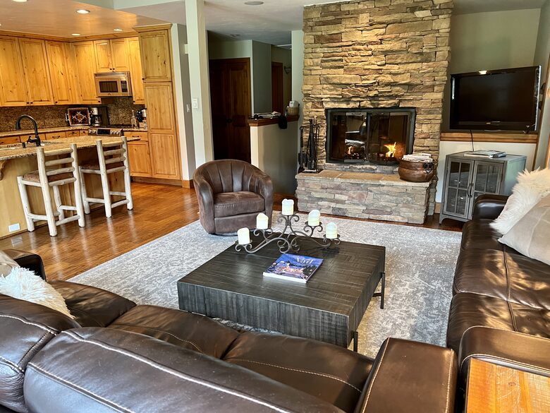 Cozy Home Nestled between Vail & Beaver Creek - Avon, Colorado