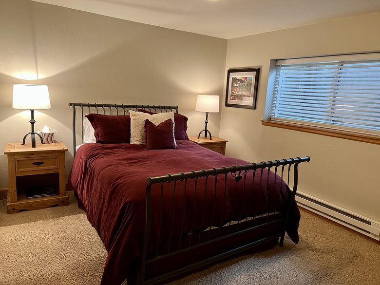 Bedroom 3 with queen sized bed