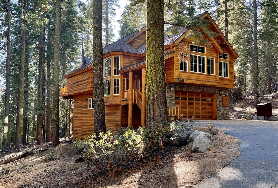 Tahoe Pines Cabin - Homewood, California