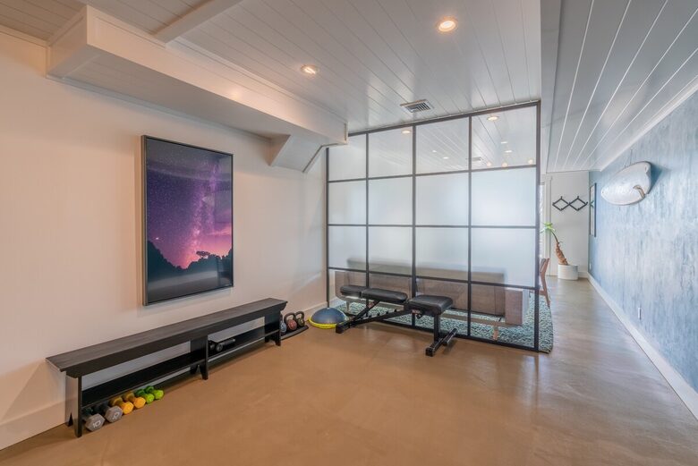 Stunning Newly Renovated Beach Home - Montauk, New York