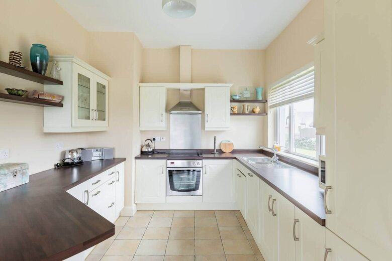 Driftwood Holiday Home | Cliffs of Moher - Liscannor, Ireland