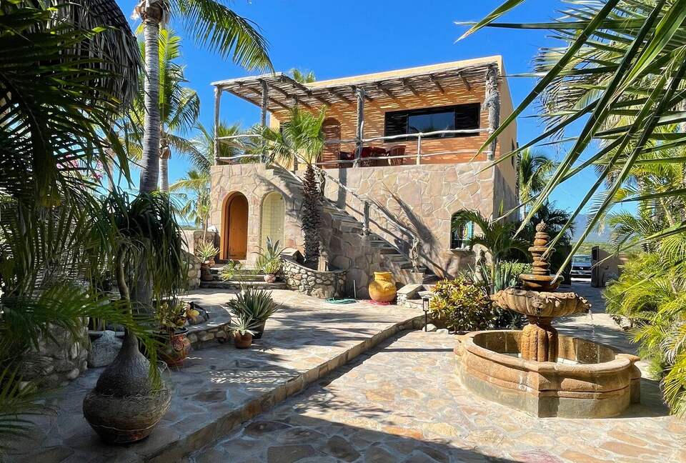 Beautiful Beachfront Hacienda - Baja California Sur, Mexico