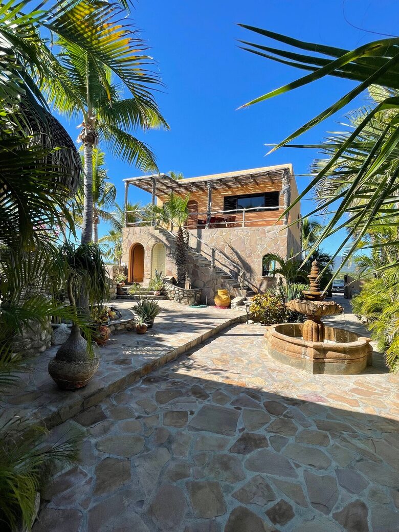 Beautiful Beachfront Hacienda - Baja California Sur, Mexico