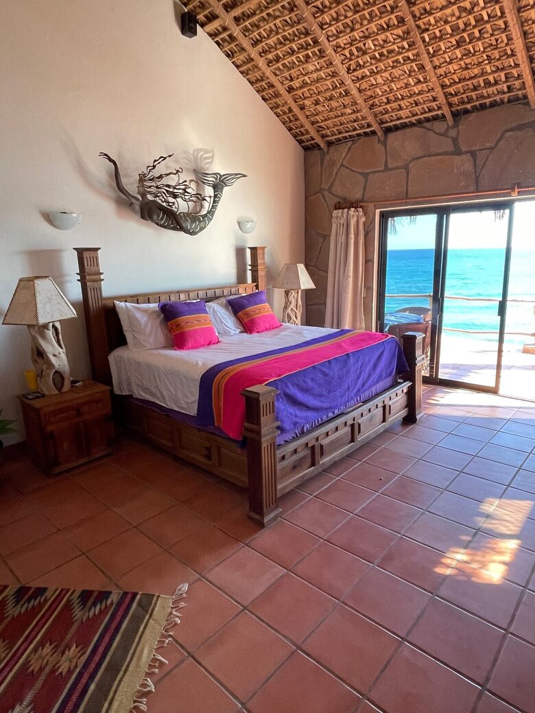 Beautiful Beachfront Hacienda - Baja California Sur, Mexico