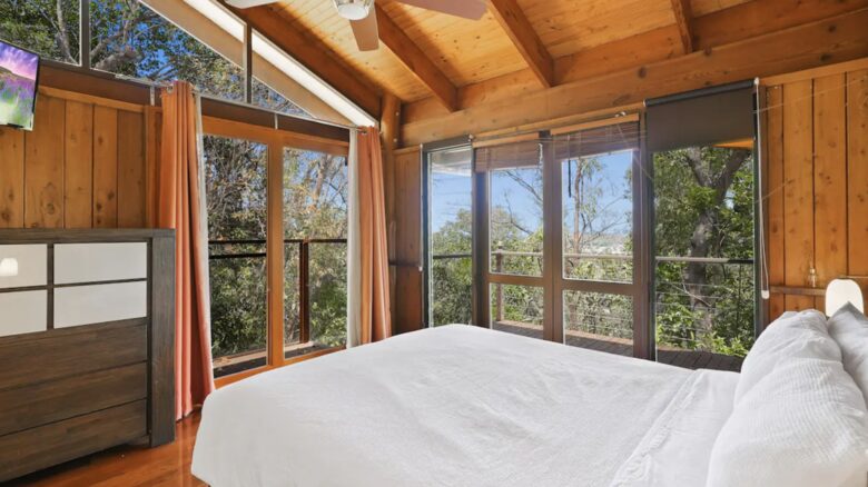 Rainforest Treehouse Sanctuary | Ocean Views - Cairns, Australia