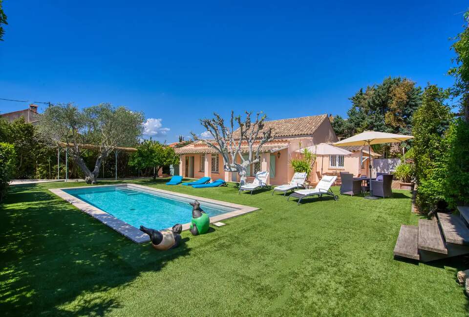 Saint Tropez Retreat - Saint Tropez, France
