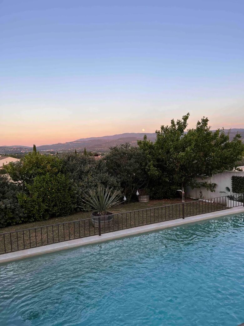 Tri-Residence Villa with Pool in Provence - Gargas, France