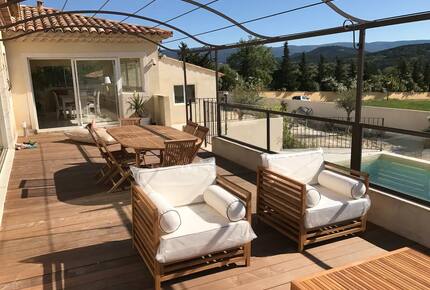 Tri-Residence Villa with Pool in Provence - Gargas, France