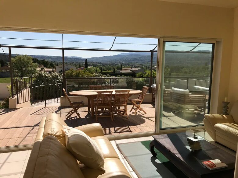 Tri-Residence Villa with Pool in Provence - Gargas, France