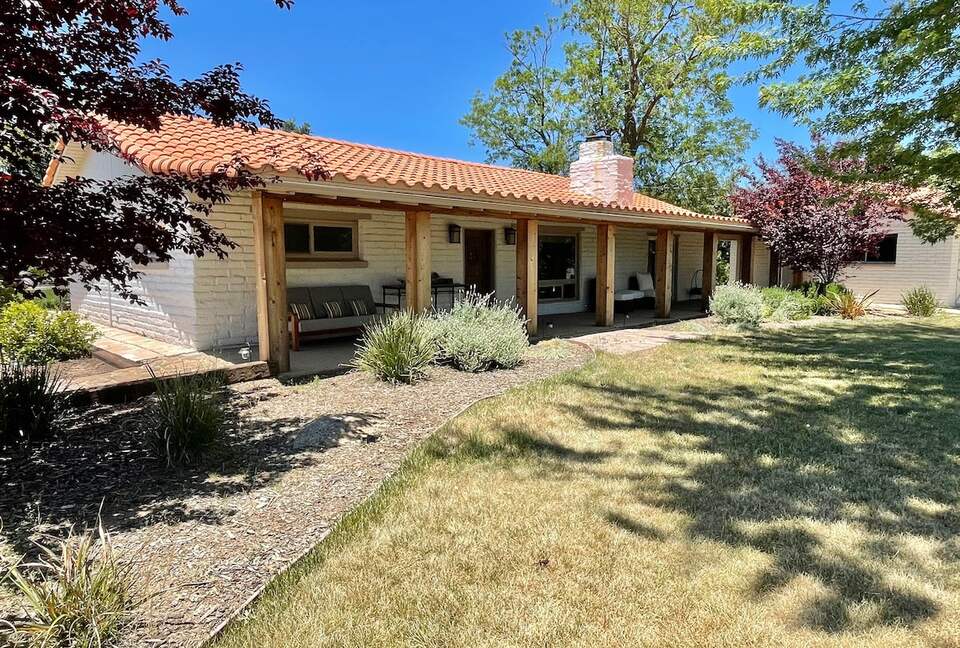 Adobe Acres Ranch House - Santa Ysabel, California