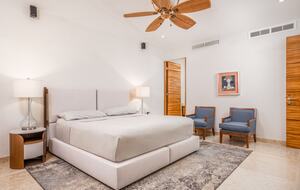 King sized 5th bedroom
