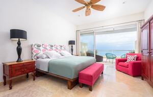 Oceanfront King sized 2nd bedroom