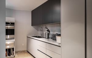 Butler's pantry, ideal for catered dinners