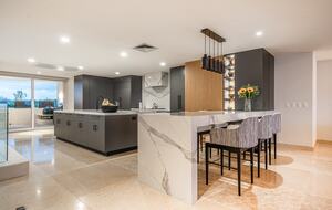 Breakfast bar