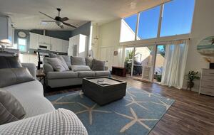 Charming Coastal Getaway with Private Outdoor Spaces - Baywood-Los Osos, California