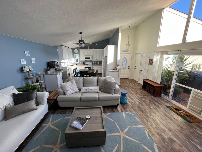 Charming Coastal Getaway with Private Outdoor Spaces - Baywood-Los Osos, California