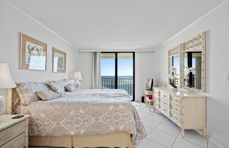 Ocean Front Villa in Jupiter Florida - Jupiter, Florida