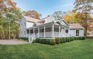 Stunning East Hampton Oasis with Pool - East Hampton, New York