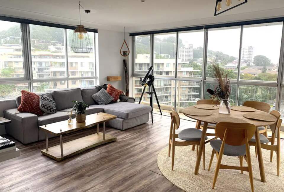 Stylish Apartment on Burleigh Heads Beachfront - Gold Coast, Australia