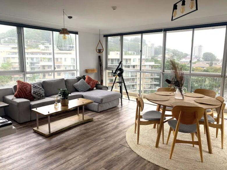 Stylish Apartment on Burleigh Heads Beachfront - Gold Coast, Australia