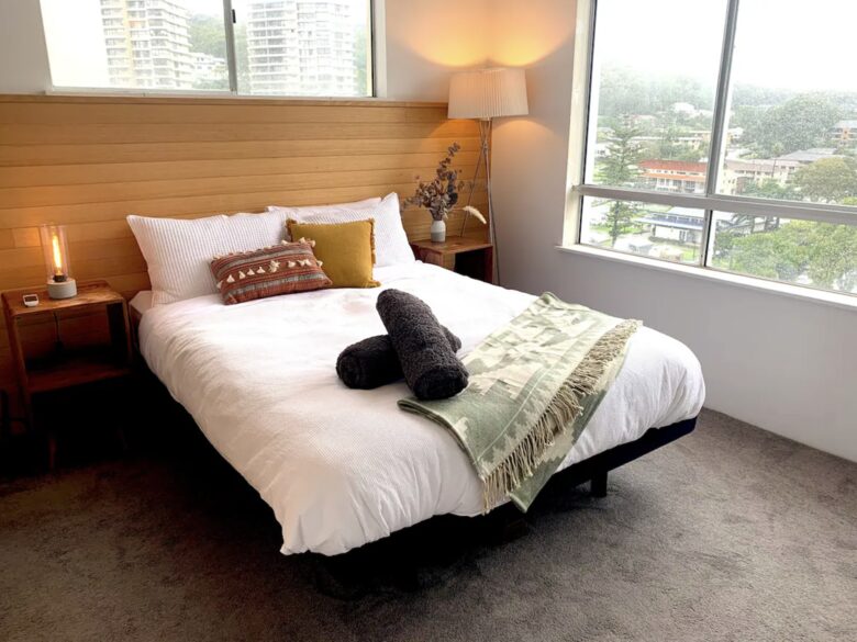 Stylish Apartment on Burleigh Heads Beachfront - Gold Coast, Australia