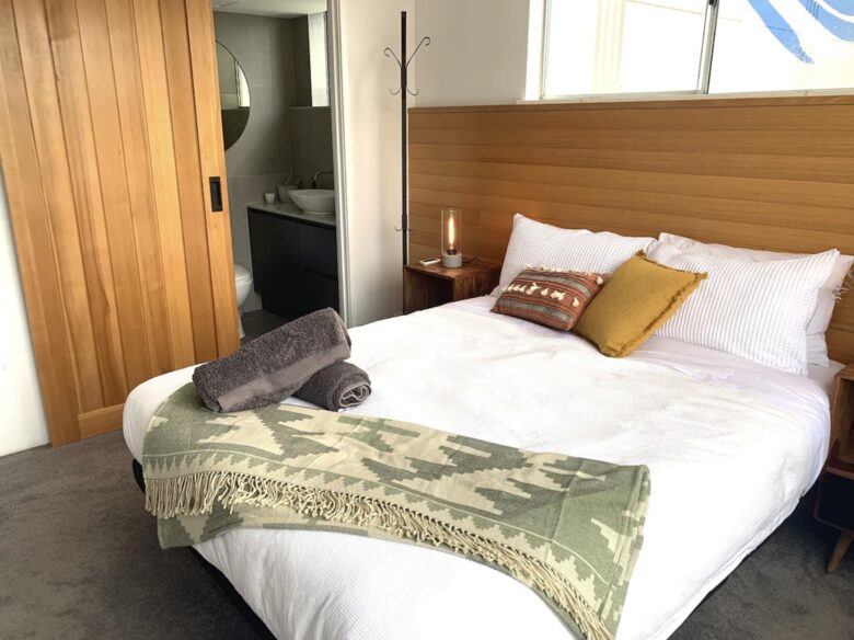 Stylish Apartment on Burleigh Heads Beachfront - Gold Coast, Australia
